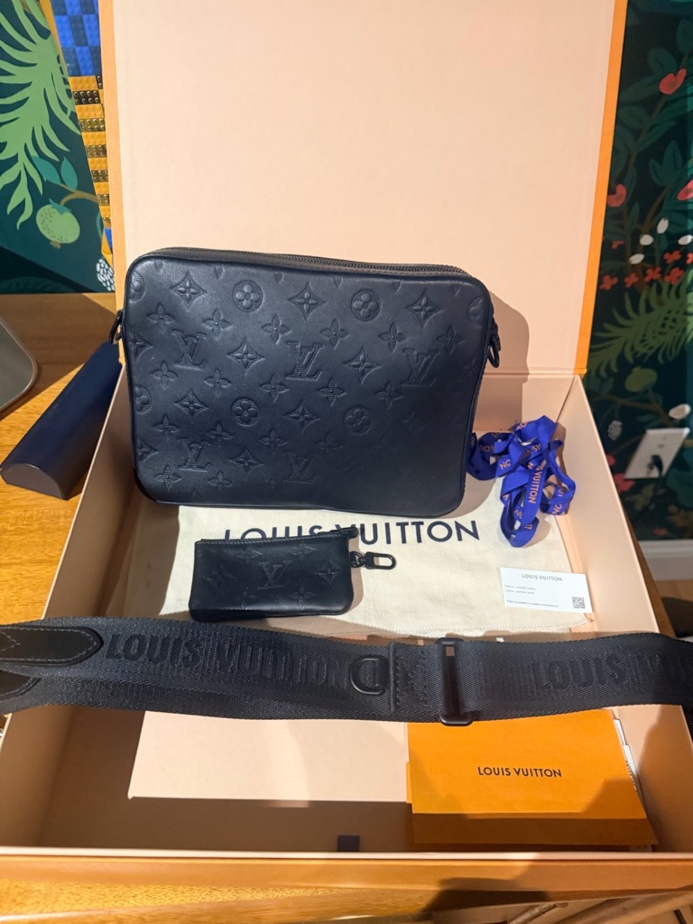Louis Vuitton Black Duo Messenger Bag with Strap and Coin Pouch - Picture 2 of 11